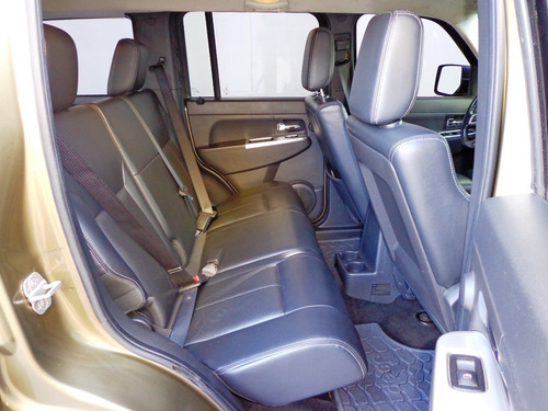 Imagen 13 de 18 de Jeep Cherokee Limited 2009 V6 4x4 Automático