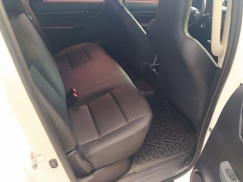 Imagem 12 de 15 de Toyota Hillux Cd 4x4 2.8 Diesel Manual