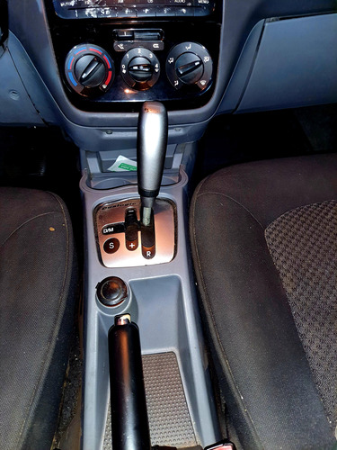 Fiat Linea 1.9 16v Lx Flex Dualogic 4p