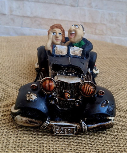 Carro Antigo Conversível Vintage Com Casal Decoração Premium