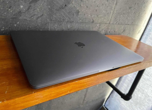 Macbook Pro 15 Inch , 2016 (Usado)
