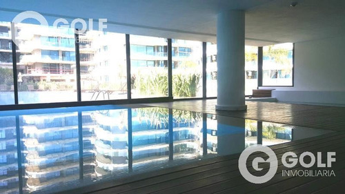 Vendo Apartamento De 1 Dormitorio Con Muebles Y Garaje, Renta Del 7% Aprox, Forum, Puerto Del Buceo