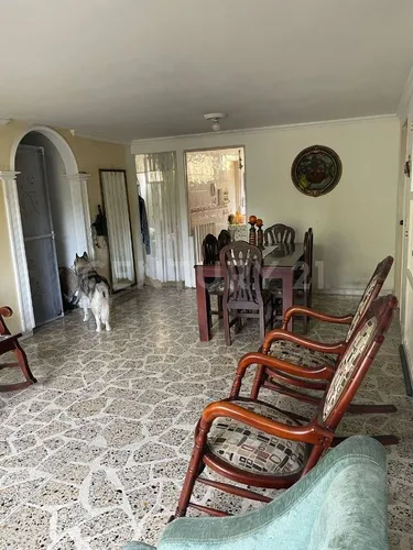 Se Vende Apartamento En Los Colores, Excelente Ubicación.