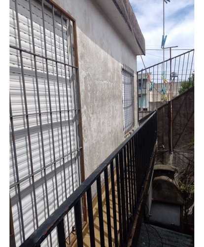 Ph En Venta En Sarandi, Salvador Soreda Al 3000 Pba