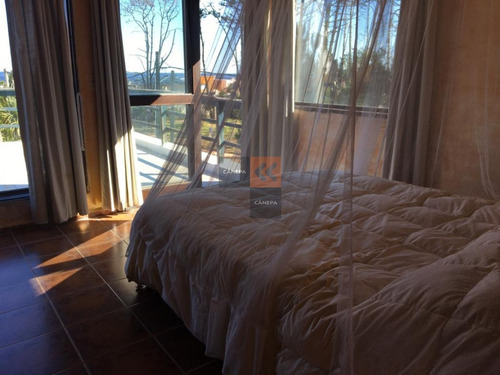 Casa En Venta Y Alquiler,espectacular Esquinera Con Piscina En Montoya - La Barra - Punta Del Este- Ref: 8768