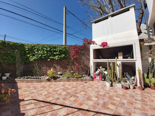 Imagen 16 de 21 de Venta Casa En San Lorenzo 3 Dormitorios, Patio Y Cochera.
