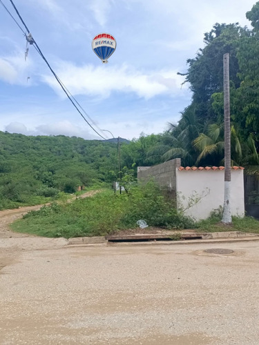 Re/max 2mil Vende, Terreno, Sector Guatamare, Arismendi, Isla De Margarita.