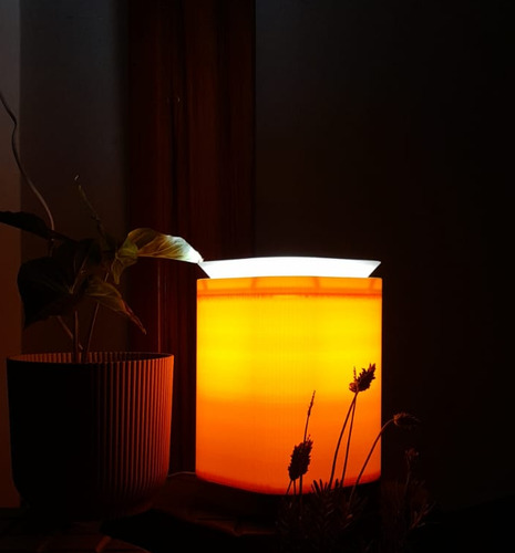 Lámpara De Mesa Micra Lamp Two - Minimalista 24cm 220v Coral Claro Blanco