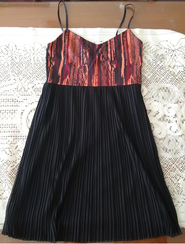 Vestido Negro Plisado Con Detalles - Talle S - Rimmel