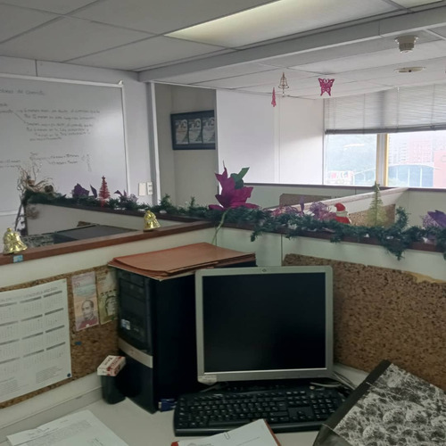 Venta De Oficina En El Centro Profesional Del Este , La Casanova Bv