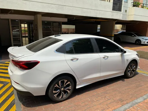 Chevrolet Onix 1.0T Premier Sedan At