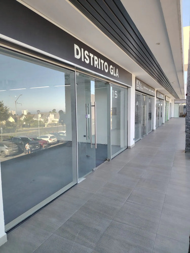 Excelente Local En Moderna Placa Comercial