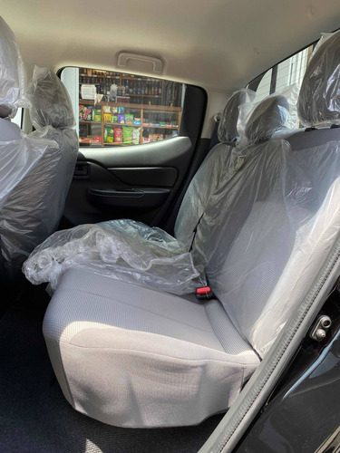 Imagen 10 de 14 de Mitsubishi L200