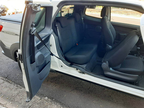 Imagem 12 de 14 de Fiat Strada 1.4 Mpi Freedom Cd 8v Flex 3p Manual