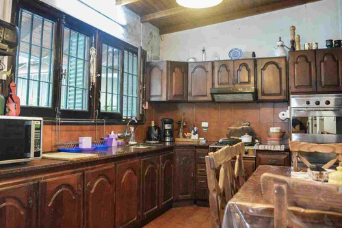 Casa En Venta Adrogue-ideal Inversor-lote 870 M2