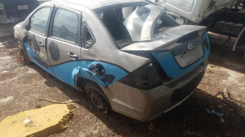 Ford Fiesta Desarmó Por Partes