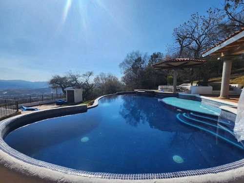 Venta Casa Ciruela I En Una De Las Zonas Más Altas Con 4 Habitaciones Y Baño Principal. Alberca Climatizada Con Jardín Enorme En Vistas Ponorámicas En Fracc Rancho San Diego Ixtapan De La Sal