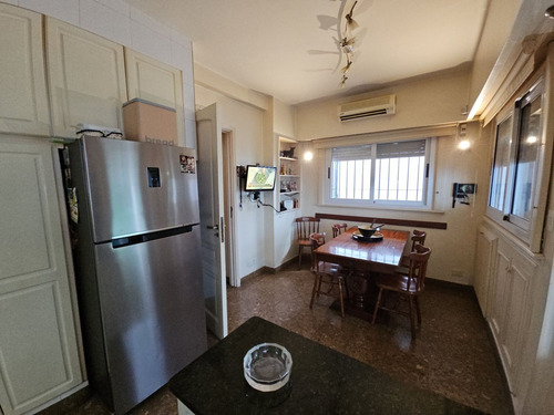 Casa Lote Propio 5 Amb. Con Jardín Y Pileta Floresta