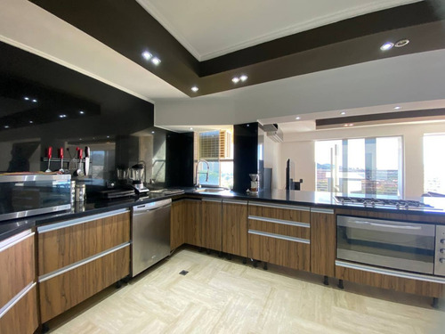 Imagen 4 de 28 de Belkliag/ Vende Apartamento 198m Equipado Duplex De Lujo Planta 50%, Pozo En Mañongo (alfb)