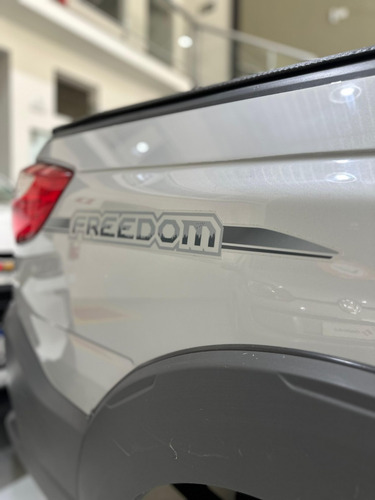 Fiat Strada 1.4 Freedom Cab. Dupla Flex 3p