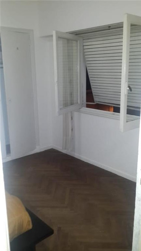 Imagen 16 de 19 de Depto. 2 Amb. Y Medio. 2 Baños. Remodelado A Nuevo. Buena Ubicación.