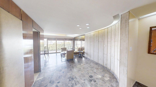 Departamento De 4 Ambientes En Venta En Flores.