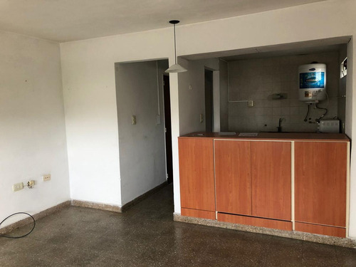 Imagen 2 de 9 de Venta Departamento - 38 E/ 11 Y 12