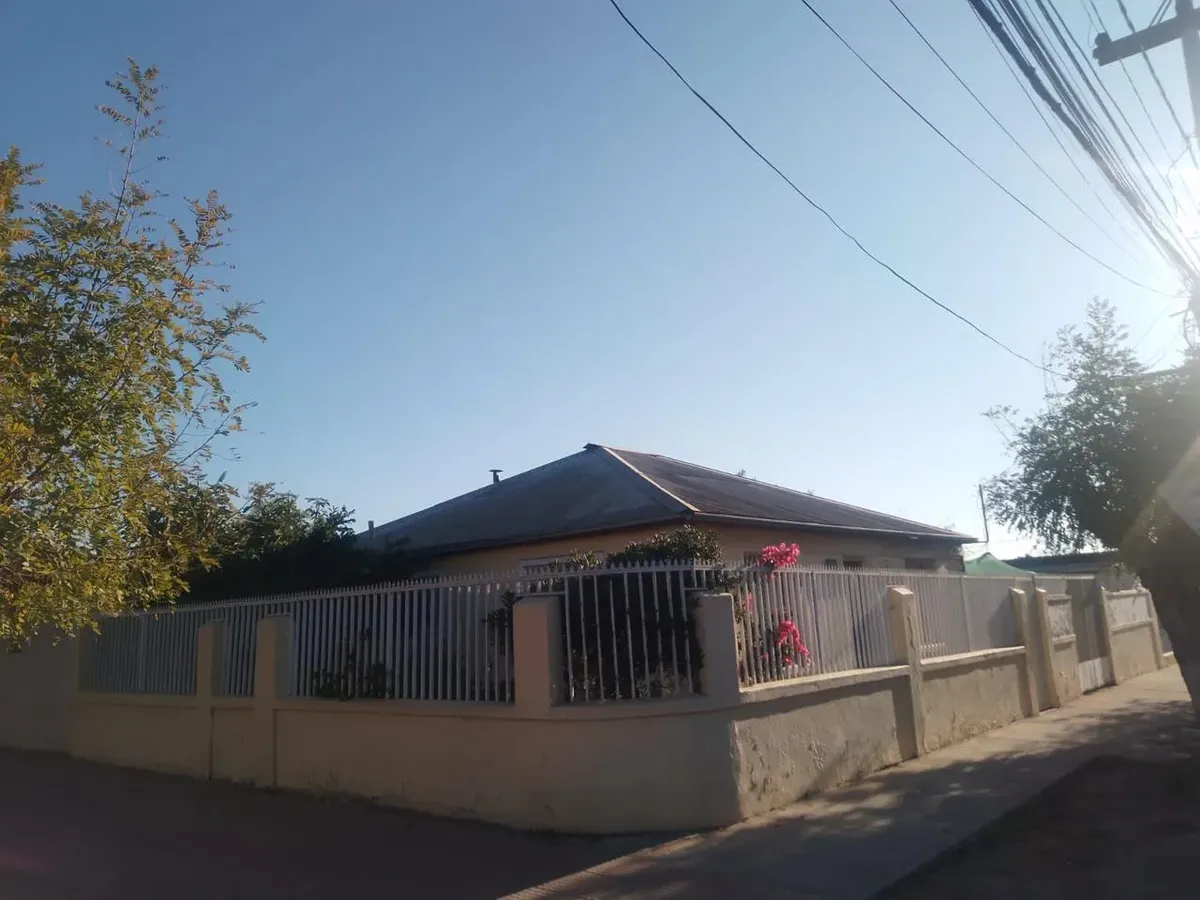 Imagen 5 de 19 de Solida Casa De 3 Dormitorios La Cisterna