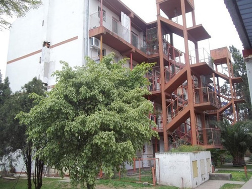 Imagen 2 de 15 de Departamento Con Dos Dormitorios En Complejo Docente 2