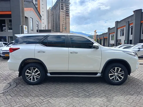 Toyota Fortuner 2.8 SRV