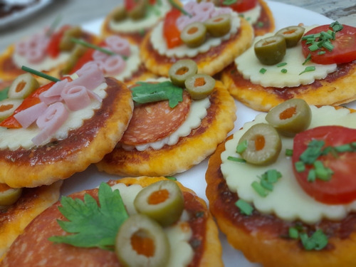 Lunch Para 50 Personas Pizzetas, Tacos Salsas Y Guarniciones
