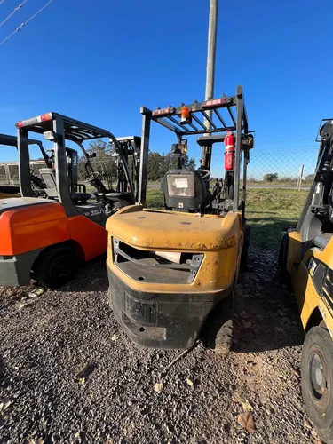 Autoelevador Cat Dp30nm 3000kg Diesel Torre Triple C/desp