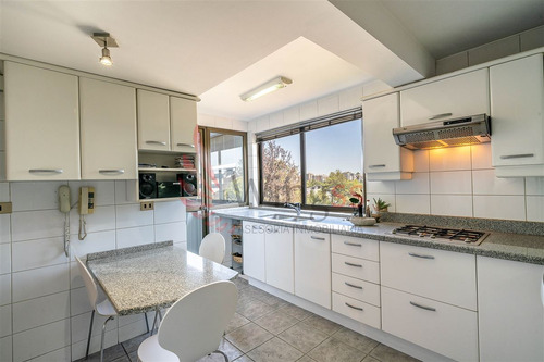 Departamento En Venta De 3 Dorm. En Vitacura