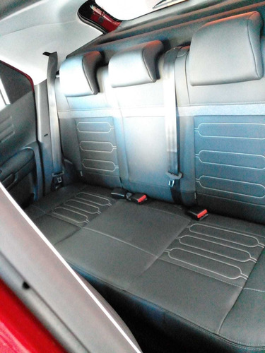 Imagen 11 de 15 de Citroën C4 Cactus 115 At6 Shine Bi Tono Patentado