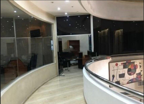 Venta De Lujoso Local Comercial En Porlamar Isla De Margarita. (f.r)