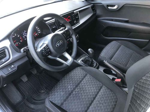 Imagen 10 de 13 de Kia Kia Rio Hb 2018 5p Hb Lx, Ta6, Ve, F. Niebla, Ra-15