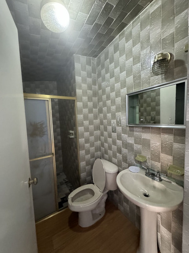 Casa Estilo Modernista, En Venta Ubicada En Tlalnepantla Cod. Zv1392