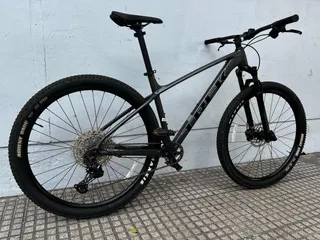 Bicicleta Trek X Caliber 8 2023