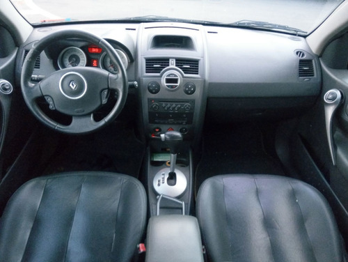 Imagem 8 de 10 de Renault Megane Grand Tour 2011 2.0 Dynamique Aut. 5p