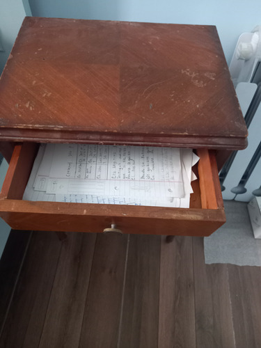 Mueble Mesa De Luz Antiguo Con Cajón Y Puertas Brillante Madera (Usado)