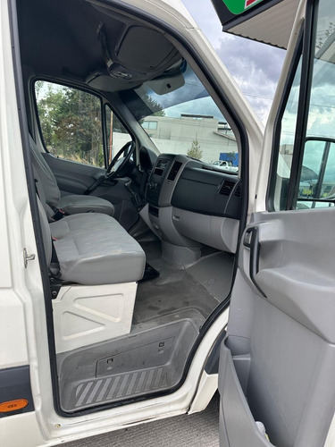 Volkswagen Crafter Camión Caja 5 toneladas