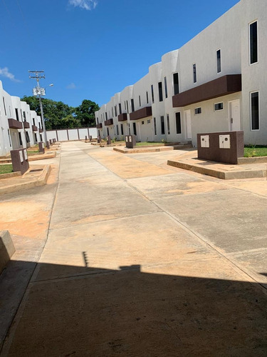 Imagen 13 de 14 de Espectacular Townhouse A Estrenar Y Terminar A Su Gusto