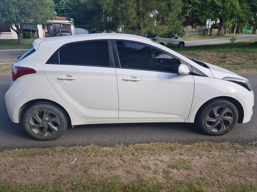 Imagen 2 de 4 de Hyundai Hb20s 2018 1.6 Comfort Plus 4p