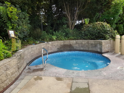Se Vente Bonito Dpto En Costa De Montemar. Vista Al Mar.