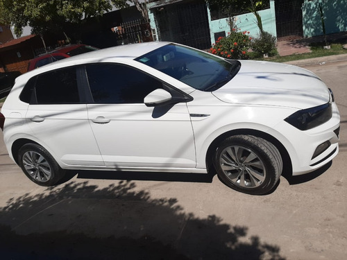 Volkswagen Polo Comfortline Plus 1.6 At - 5 Puertas
