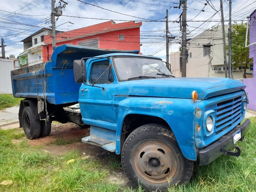 Imagem 2 de 3 de Caminhão