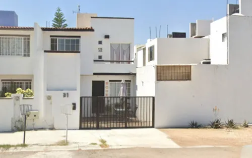 Casa En Venta, Recuperación Bancaria, Col. Santuarios Del Cerrito, Correguidora, Queretaro. Laab2