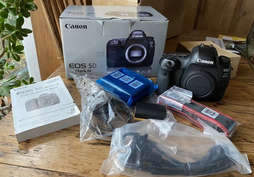 Canon 6d Mark Ii Body With Accessories