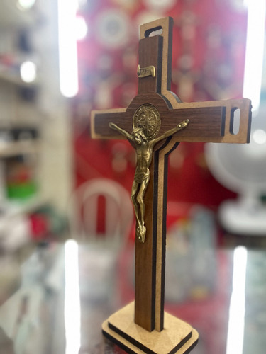 Crucifixo Parede São Bento Madeira Metal Cruz C Suporte 27cm Cor Marrom