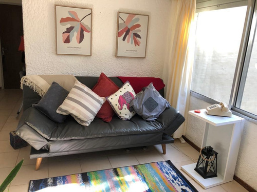 Imagen 13 de 19 de Apartamento En Excelente Ubicación, A Dos Cuadras De La Mansa Y Tres De La Brava. Vacaciones A Pasos Del Océano. En El Corazón De La Península. Muy Luminoso!